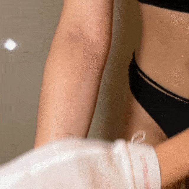 CheekyGlo Exfoliating Glove